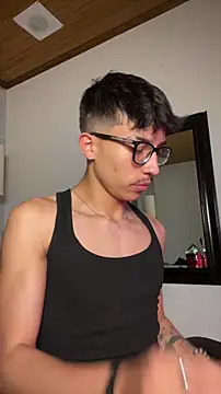 Snapshot of tim__fox chatting on 12/18/25, 11:49 tim fox online show from 12/18/25, 11:49