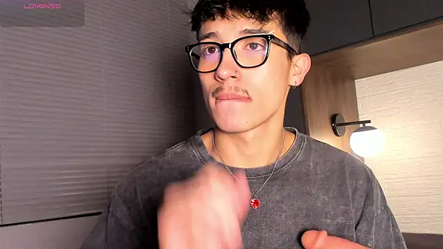 Snapshot of tim__fox chatting on 01/11/26, 11:48 tim fox online show from 01/11/26, 11:48