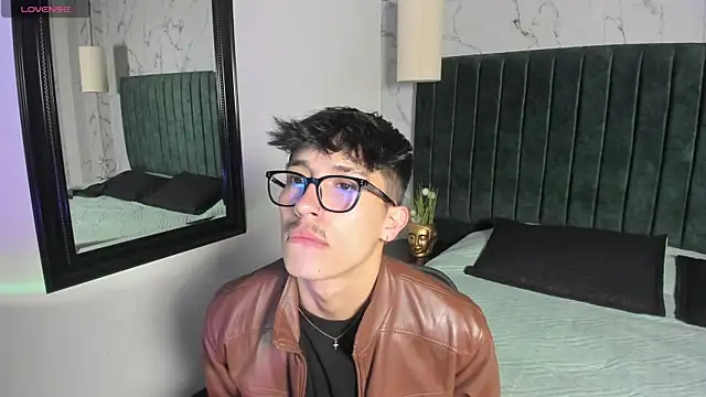 Snapshot of tim__fox chatting on 03/02/26, 11:28 tim fox online show from 03/02/26, 11:28