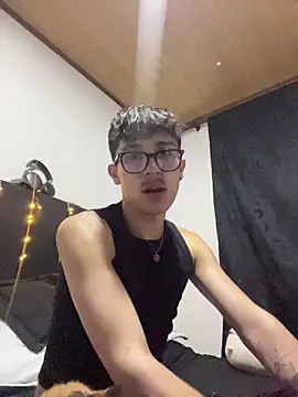 Snapshot of tim__fox chatting on 05/19/26, 02:51 tim fox online show from 05/19/26, 02:51