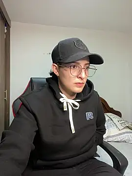 Snapshot of alex_parker07 chatting on 01/08/25, 02:14 alex parker07 online show from 01/08/25, 02:14