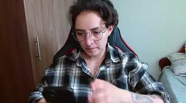 Snapshot of alex_parker07 chatting on 01/08/25, 06:20 alex parker07 online show from 01/08/25, 06:20