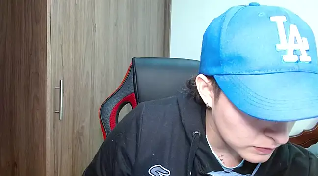 Snapshot of alex_parker07 chatting on 01/22/25, 08:17 alex parker07 online show from 01/22/25, 08:17