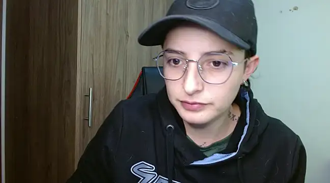 Snapshot of alex_parker07 chatting on 01/23/25, 09:50 alex parker07 online show from 01/23/25, 09:50