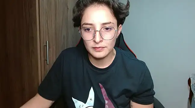 Snapshot of alex_parker07 chatting on 01/28/25, 05:54 alex parker07 online show from 01/28/25, 05:54