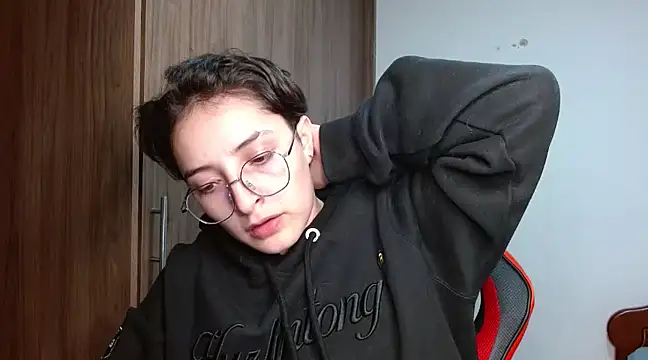 Snapshot of alex_parker07 chatting on 01/29/25, 01:37 alex parker07 online show from 01/29/25, 01:37