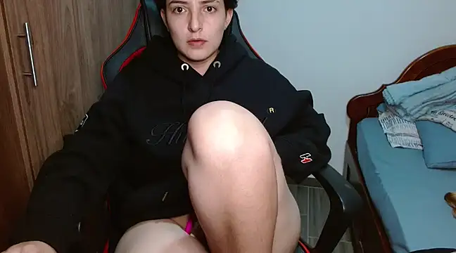 Snapshot of alex_parker07 chatting on 01/29/25, 04:47 alex parker07 online show from 01/29/25, 04:47