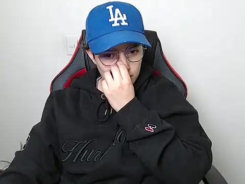 Snapshot of alex_parker07 chatting on 02/05/25, 12:31 alex parker07 online show from 02/05/25, 12:31