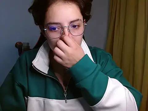 Snapshot of alex_parker07 chatting on 02/07/25, 11:34 alex parker07 online show from 02/07/25, 11:34