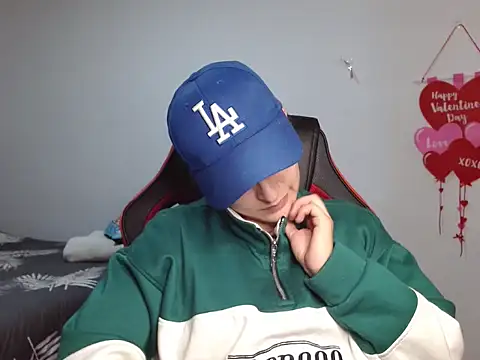 Snapshot of alex_parker07 chatting on 02/19/25, 10:53 alex parker07 online show from 02/19/25, 10:53