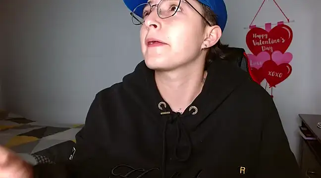 Snapshot of alex_parker07 chatting on 02/25/25, 02:03 alex parker07 online show from 02/25/25, 02:03