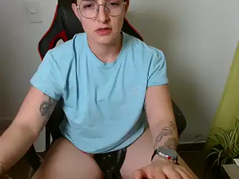 Snapshot of alex_parker07 chatting on 03/14/25, 12:54 alex parker07 online show from 03/14/25, 12:54