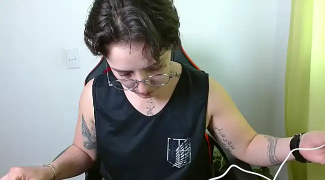 Snapshot of alex_parker07 chatting on 03/21/25, 09:34 alex parker07 online show from 03/21/25, 09:34