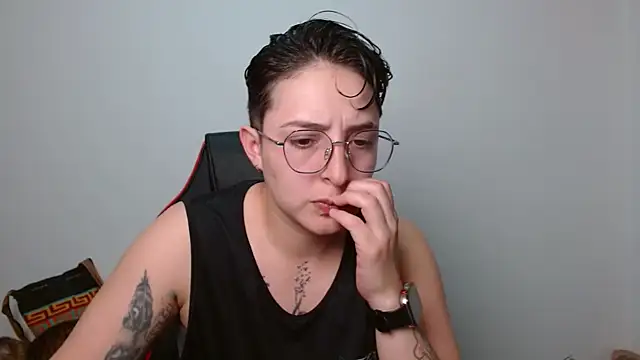 Snapshot of alex_parker07 chatting on 09/15/25, 10:54 alex parker07 online show from 09/15/25, 10:54