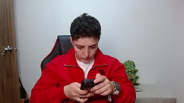 Snapshot of alex_parker07 chatting on 10/03/25, 01:13 alex parker07 online show from 10/03/25, 01:13