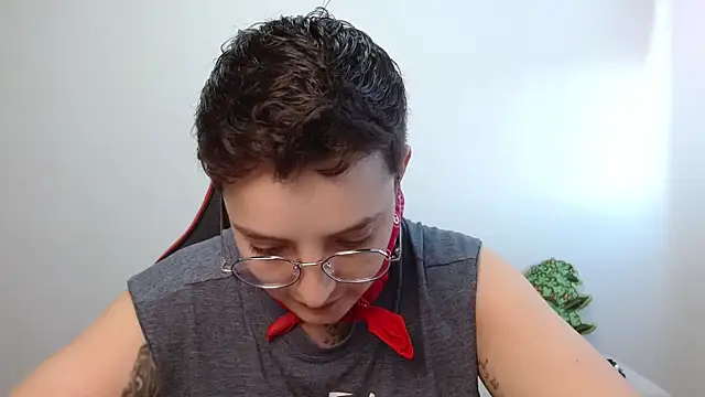 Snapshot of alex_parker07 chatting on 10/05/25, 08:40 alex parker07 online show from 10/05/25, 08:40