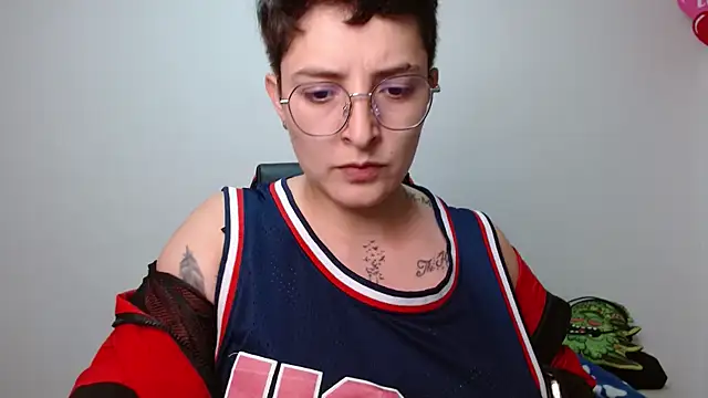 Snapshot of alex_parker07 chatting on 10/13/25, 11:49 alex parker07 online show from 10/13/25, 11:49