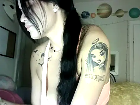 nikkikittyx3 online show from 03/19/25, 04:14