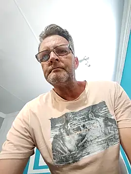 itsmeyes69 online show from 01/28/25, 02:31