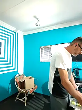 itsmeyes69 online show from 02/03/25, 09:08