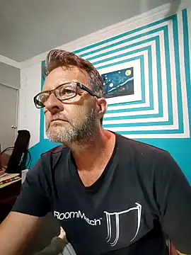 itsmeyes69 online show from 02/04/25, 08:28