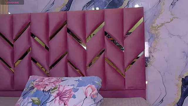 hotiergirl online show from 02/02/26, 12:04