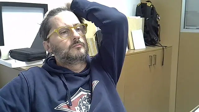 Snapshot of Cellino4 chatting on 10/02/25, 03:52 Cellino4 online show from 10/02/25, 03:52