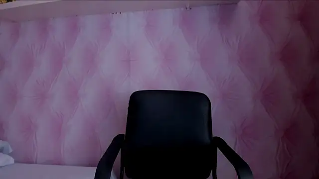 Snapshot of TaniaBellini chatting on 01/27/25, 11:43 TaniaBellini online show from 01/27/25, 11:43