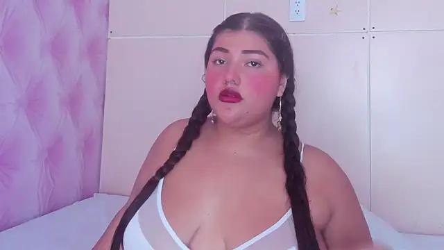 Snapshot of TaniaBellini chatting on 02/21/25, 12:17 TaniaBellini online show from 02/21/25, 12:17