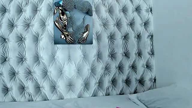 Snapshot of TaniaBellini chatting on 03/08/25, 05:59 TaniaBellini online show from 03/08/25, 05:59