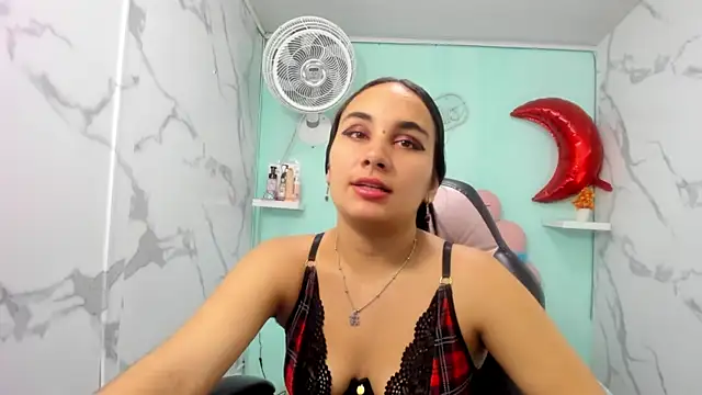 Maylin horny19 online show from 05/29/26, 03:37