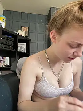 Snapshot of VioletxBlue chatting on 06/02/26, 01:24 VioletxBlue online show from 06/02/26, 01:24