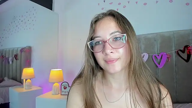 Snapshot of Dahlia_Rousse chatting on 03/23/25, 07:31 Dahlia Rousse online show from 03/23/25, 07:31