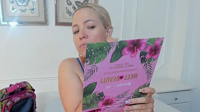 Cristal Bons online show from 02/28/25, 08:18