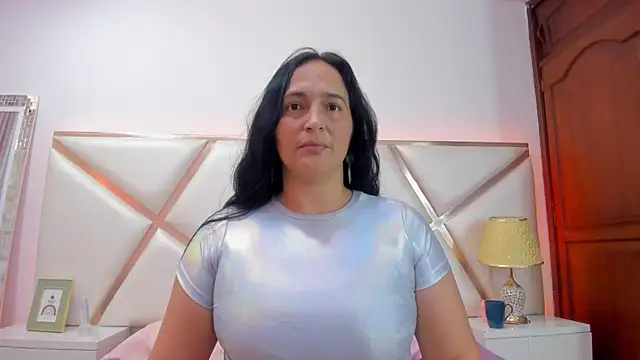 LucineArias online show from 01/15/25, 08:16