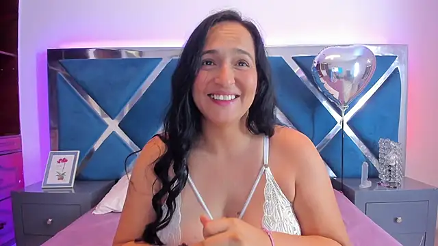 LucineArias online show from 03/04/25, 07:54