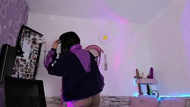 Snapshot of amyswallow7 chatting on 02/22/26, 01:51 amyswallow7 online show from 02/22/26, 01:51