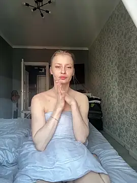 Snapshot of BeatriceXCute chatting on 02/18/25, 07:32 BeatriceXCute online show from 02/18/25, 07:32