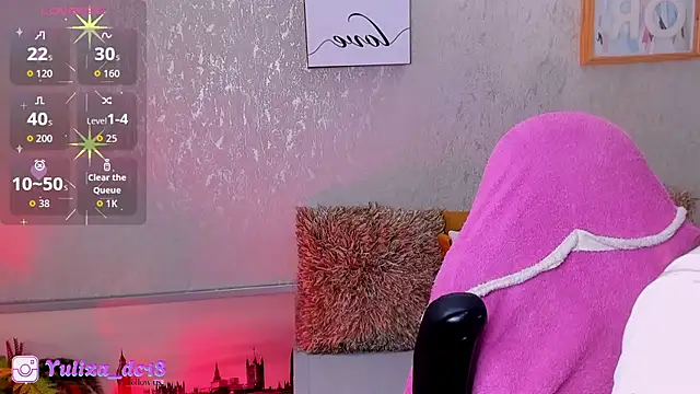 Luxury Woman online show from 03/18/26, 04:04