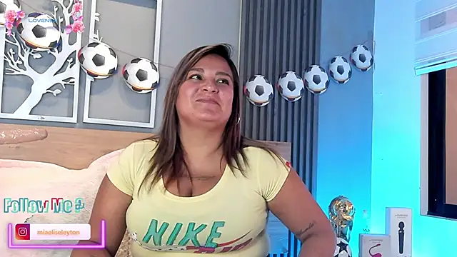 Elise-Leyton online show from 06/19/26, 06:12