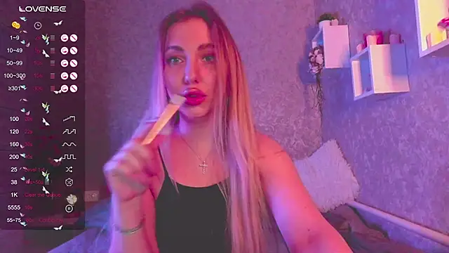 Snapshot of Mika_Rayy chatting on 01/13/25, 09:09 Mika Rayy online show from 01/13/25, 09:09