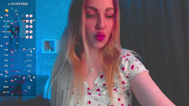 Snapshot of Mika_Rayy chatting on 01/21/25, 05:30 Mika Rayy online show from 01/21/25, 05:30