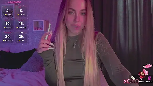 Snapshot of Mika_Rayy chatting on 02/14/25, 06:02 Mika Rayy online show from 02/14/25, 06:02