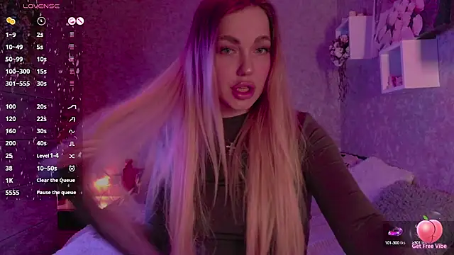 Snapshot of Mika_Rayy chatting on 03/03/25, 08:11 Mika Rayy online show from 03/03/25, 08:11