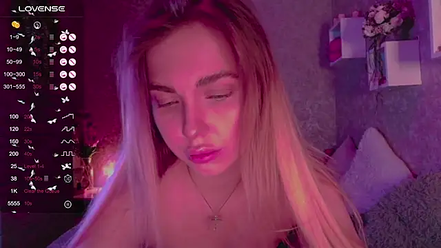 Snapshot of Mika_Rayy chatting on 03/13/25, 11:05 Mika Rayy online show from 03/13/25, 11:05