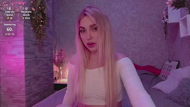 Snapshot of Mika_Rayy chatting on 09/28/25, 05:40 Mika Rayy online show from 09/28/25, 05:40