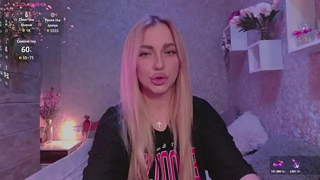 Snapshot of Mika_Rayy chatting on 10/04/25, 05:44 Mika Rayy online show from 10/04/25, 05:44