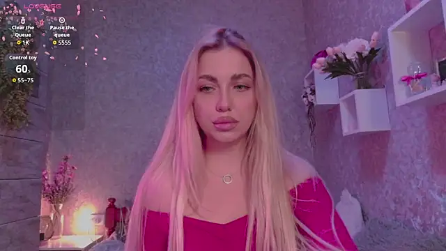 Snapshot of Mika_Rayy chatting on 10/10/25, 06:18 Mika Rayy online show from 10/10/25, 06:18