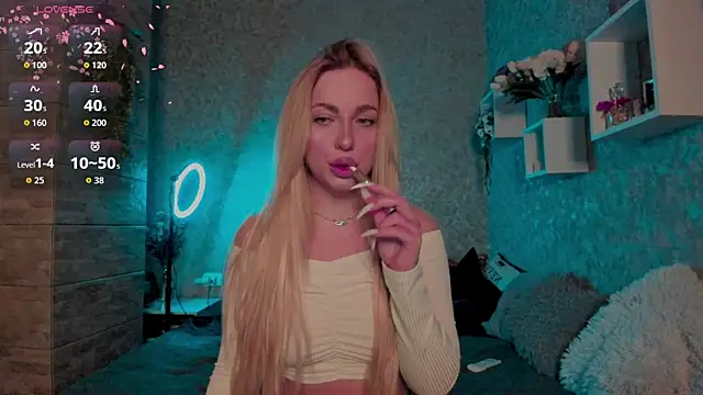 Snapshot of Mika_Rayy chatting on 10/31/25, 05:03 Mika Rayy online show from 10/31/25, 05:03