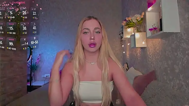 Snapshot of Mika_Rayy chatting on 11/27/25, 04:47 Mika Rayy online show from 11/27/25, 04:47